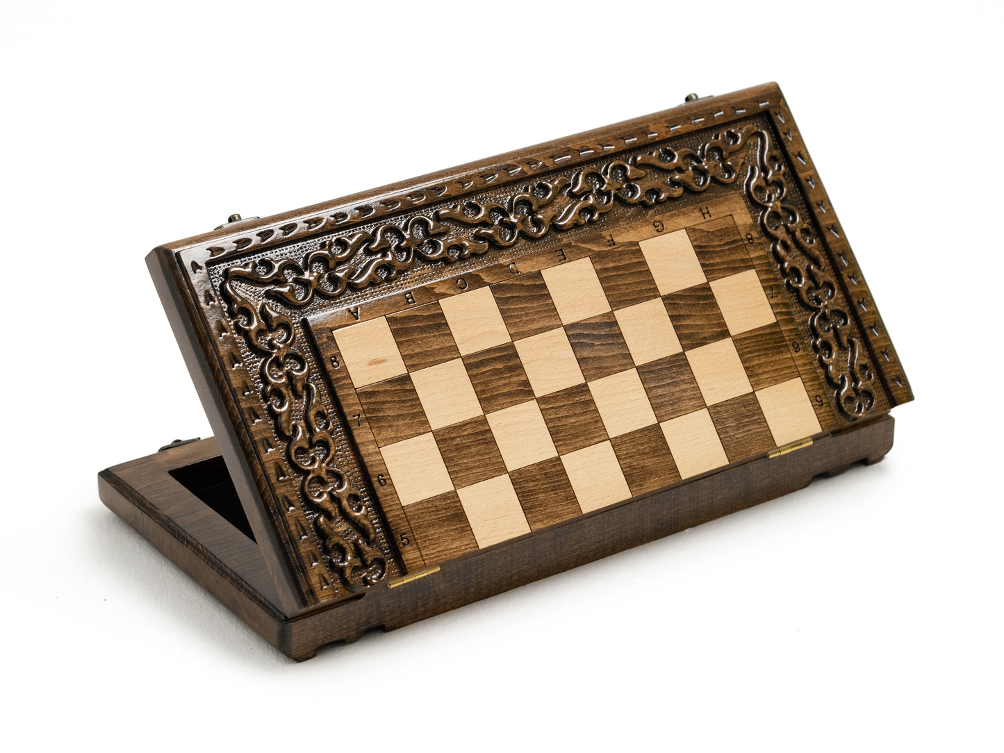 Premium wooden chess set, a blend of artistry and functionality